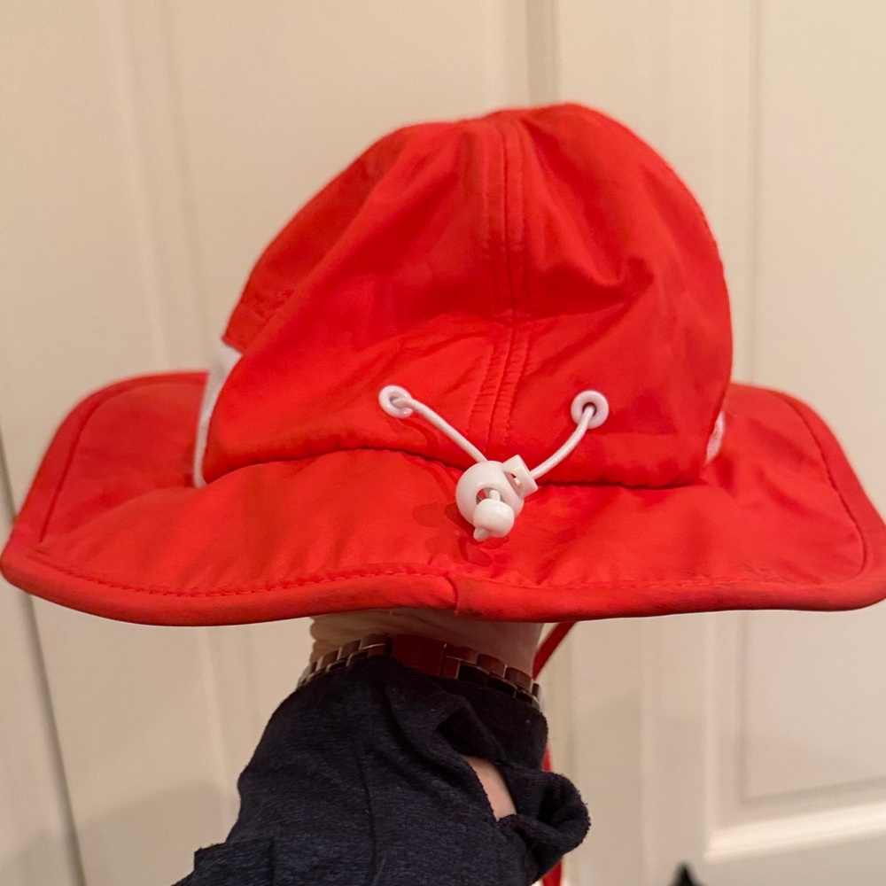 SwimZip Red Sun Hat - Picture 5 of 9